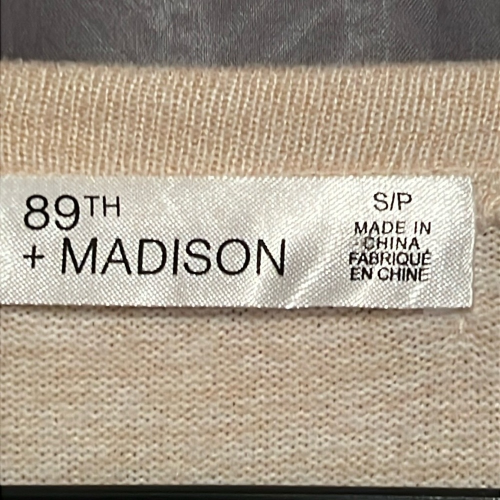 89th + Madison Ruffle Sleeve Top - Picture 3 of 6